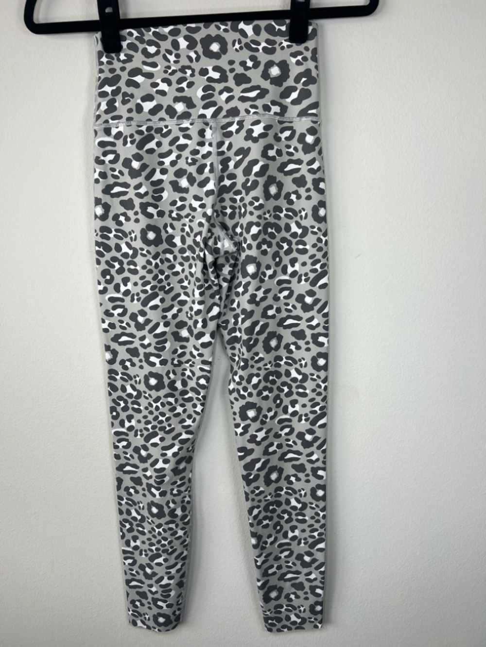 Offline by Aerie Goals 7/8 High Rise Leggings Gray Cheetah Yoga Pilates FLAW Sm - Picture 6 of 9